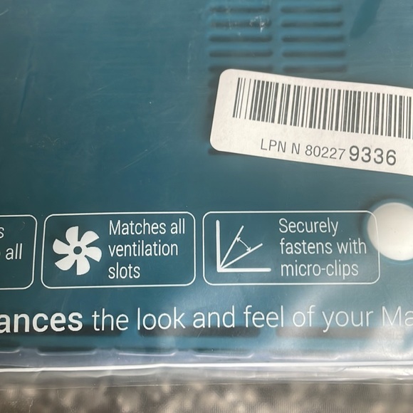 MACBOOK CASE, NWT - Picture 4 of 6